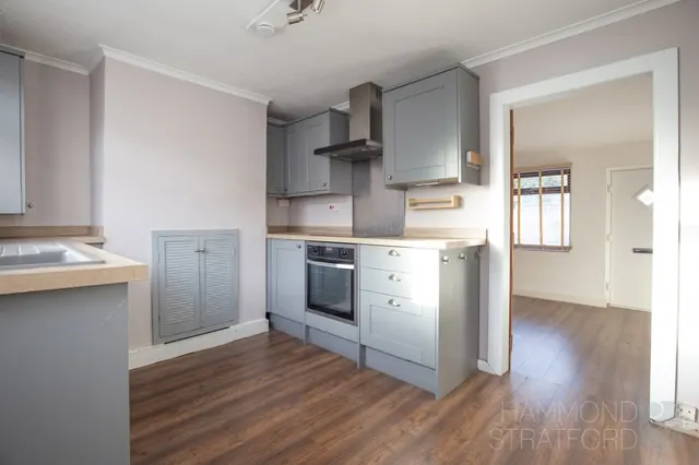 Avenue Road, Wymondham, photo 2