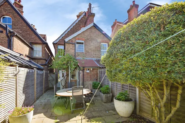 Rose Vale, Hoddesdon, photo 1