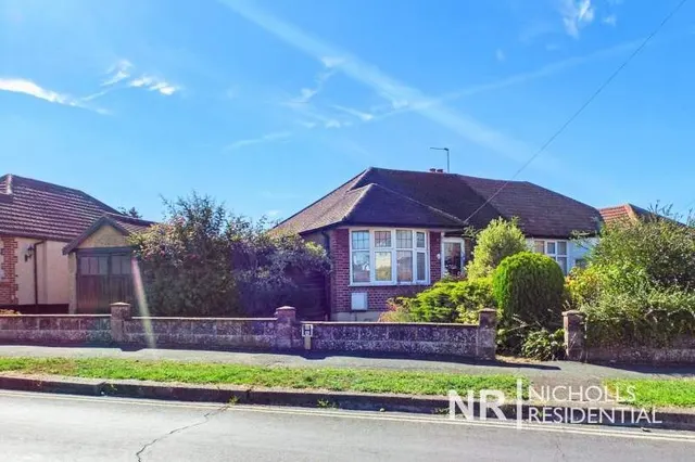 Derek Avenue, West Ewell, KT19, photo 1