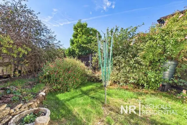 Derek Avenue, West Ewell, KT19, photo 2