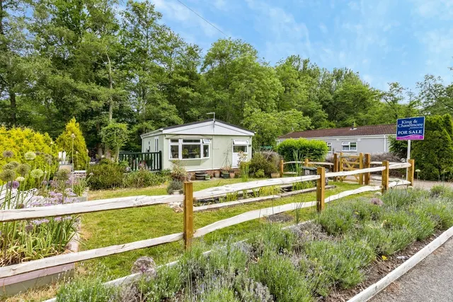 Partridge Place, Turners Hill Park, RH10, photo 1