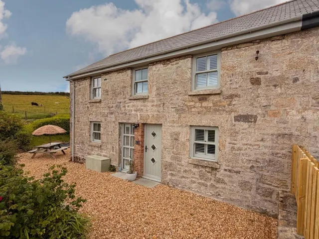Stunning Home with Land & Consent for Additional Dwelling, TR13, photo 3