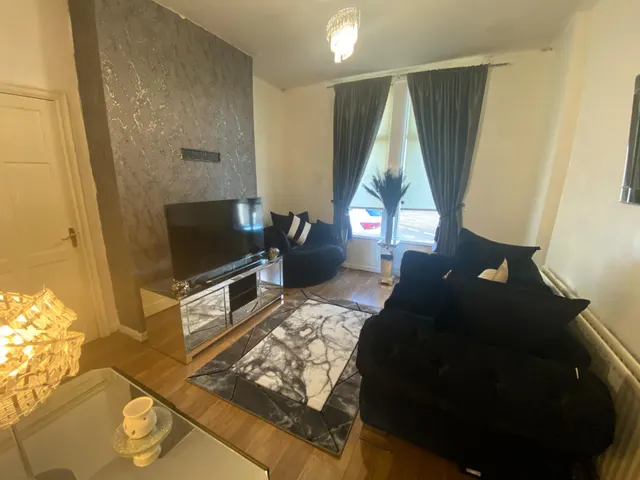 Lisburn Lane, Tuebrook, L13, photo 2