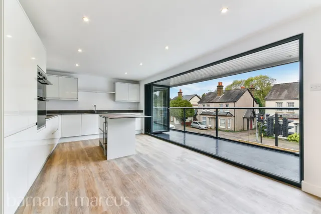 Hook Road, Epsom, KT19, photo 2