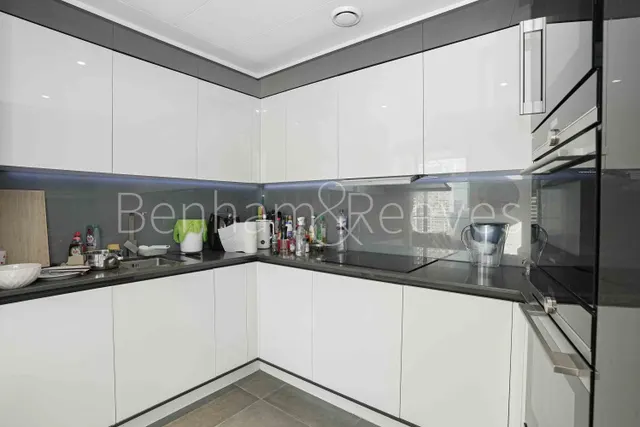 Dollar bay point, Canary Wharf, E14, photo 2