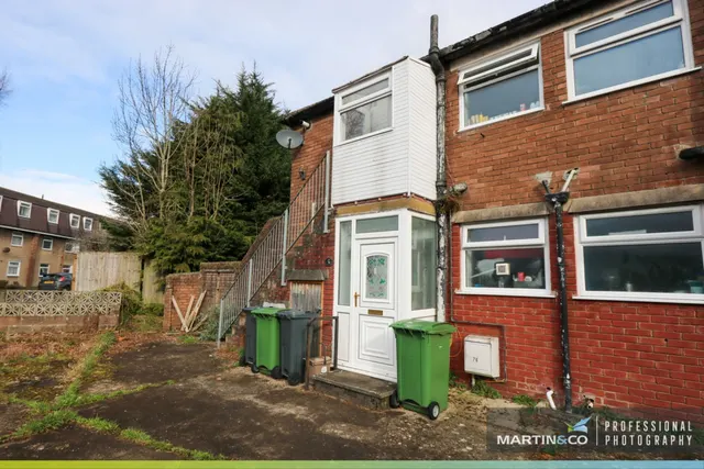 Fairwood Road, Fairwater, photo 1