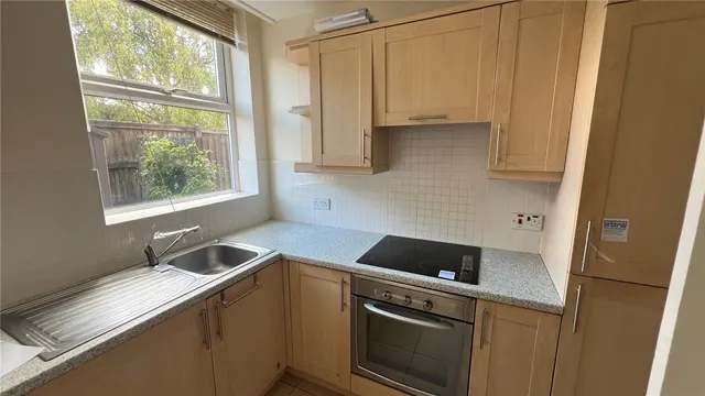 Evesham Road, Astwood Bank, B96, photo 2