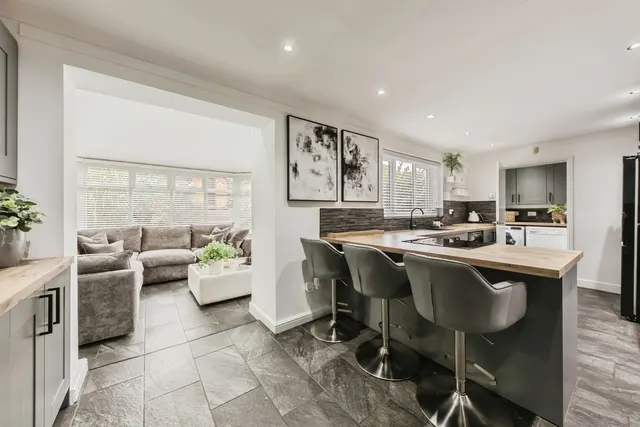 Leaf Grove, Winsford, CW7, photo 2