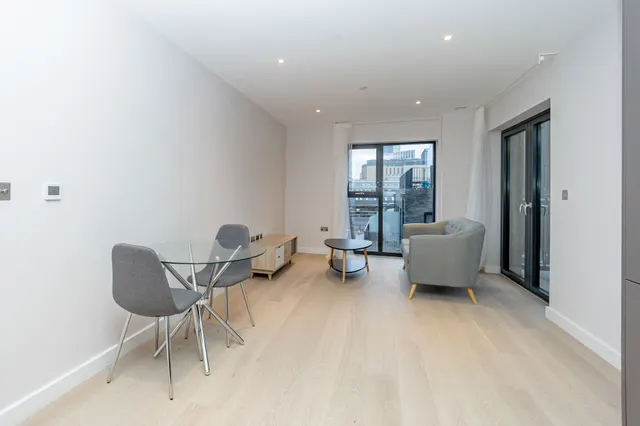 Photo 3 — 11 Boulevard Apartments, 33 Ufford Street, London