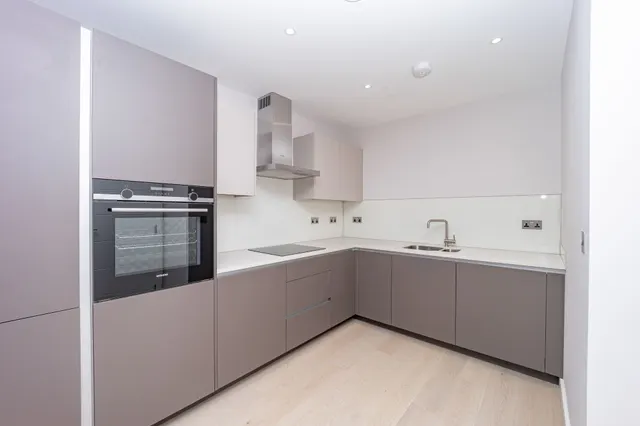 Photo 2 — 11 Boulevard Apartments, 33 Ufford Street, London
