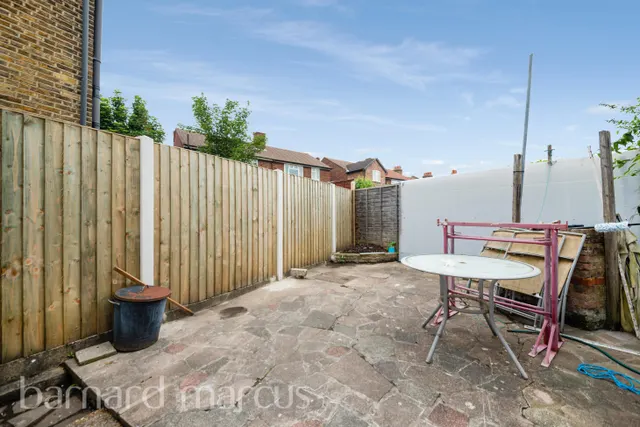 Maybury Street, London, SW17, photo 2