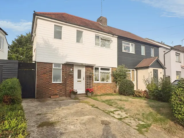 Haig Road, Aldershot, GU12, photo 1