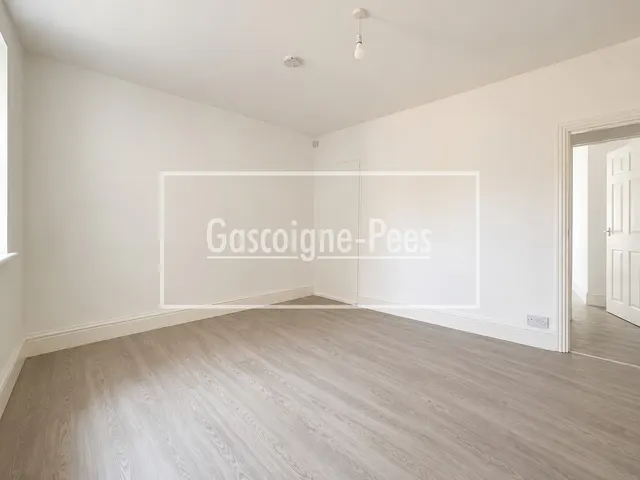 Worplesdon Road, Guildford, GU2, photo 3