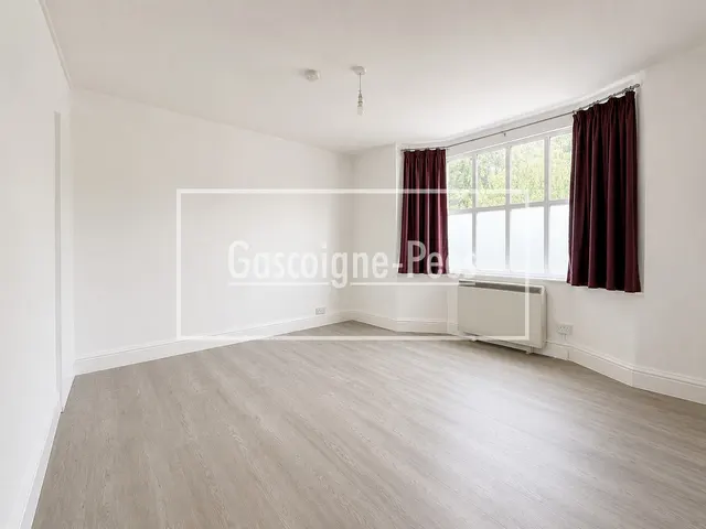 Worplesdon Road, Guildford, GU2, photo 1