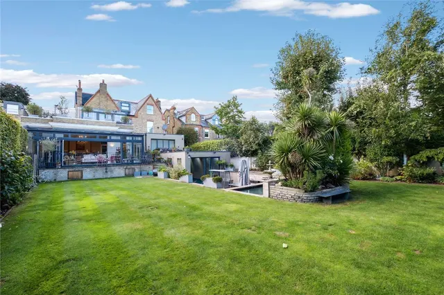 Photo 2 — Castelnau, Barnes, London, SW13 9RU