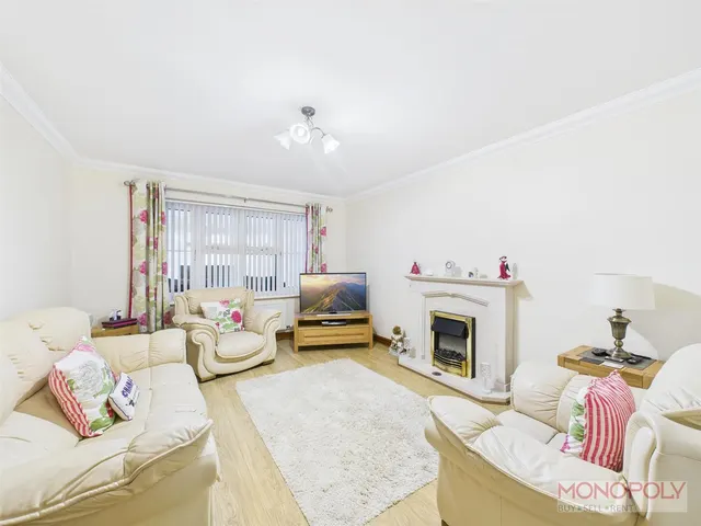 Ty Newydd Top Road, Summerhill, LL11, photo 2