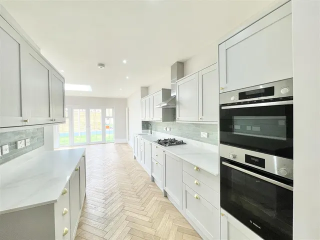 Kimberley Road, London, Greater London E17 5EE, photo 1