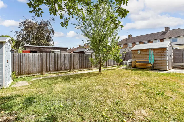 Groomsland Drive, Billingshurst, RH14, photo 2