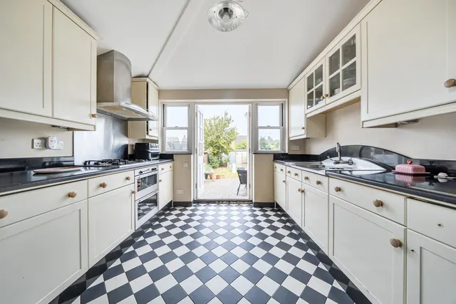 Sheering Mill Lane, Sawbridgeworth, CM21, photo 3
