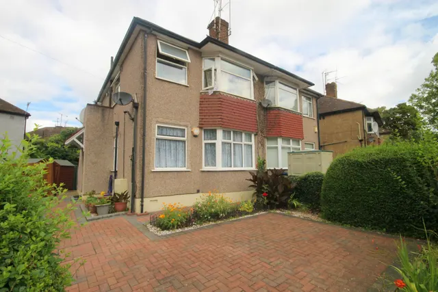 Oldfield Lane North, Greenford, UB6, photo 1