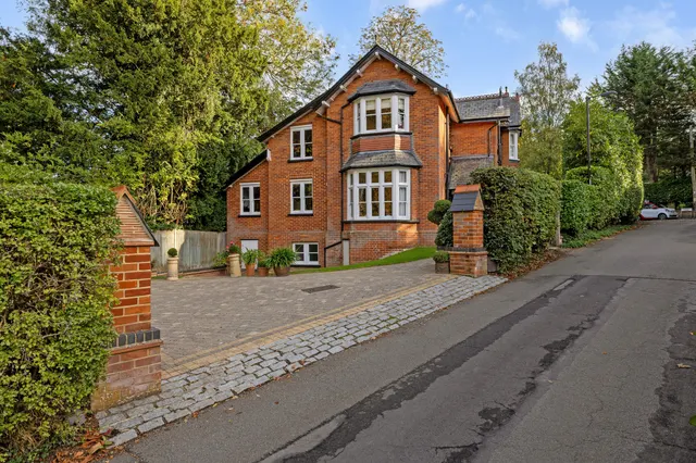 Kenley Lane, Kenley, CR8, photo 1