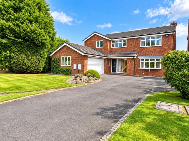 Kinross Avenue, Woodsmoor, SK2, photo 1