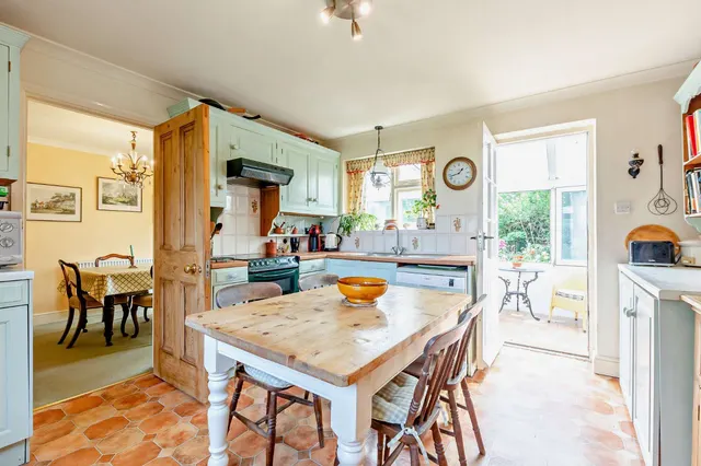 Photo 3 — Hall Place, Cranleigh, Surrey, GU6 8LD