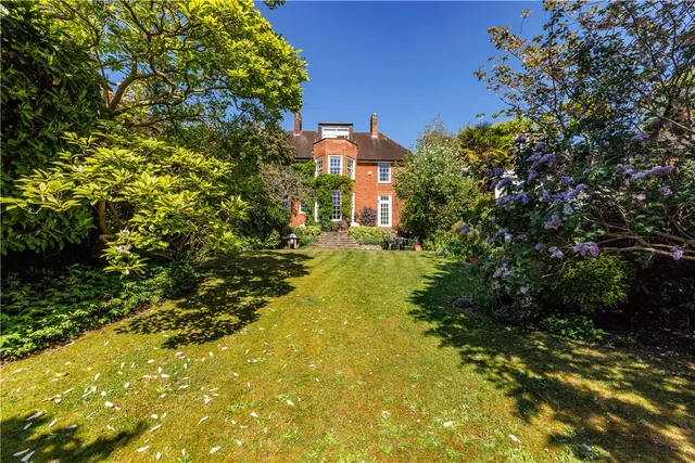 Albert Drive, London, SW19, photo 2
