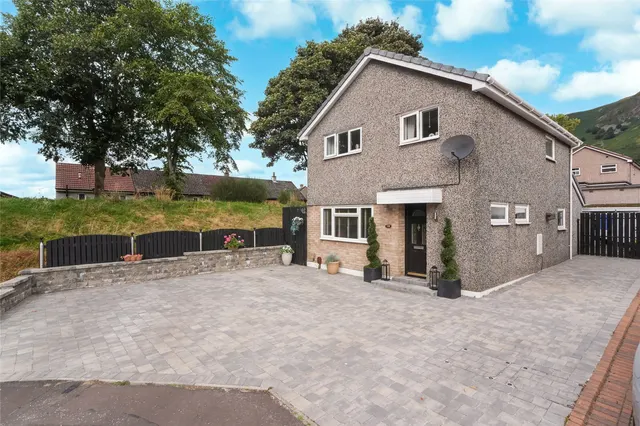 Lady Ann Grove, Tillicoultry, Clackmannanshire, FK13, photo 1