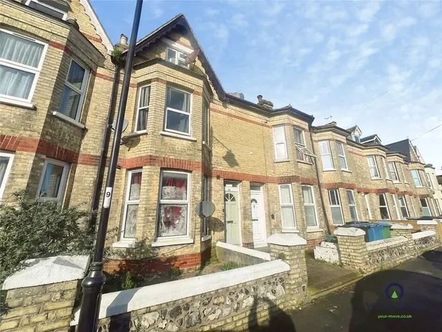 Bayford Road, Littlehampton, West Sussex, BN17, photo 1