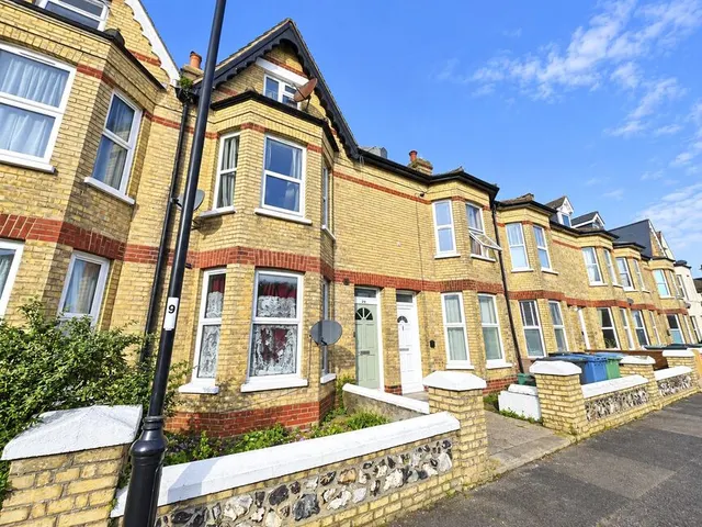 Bayford Road, Littlehampton, BN17, photo 1