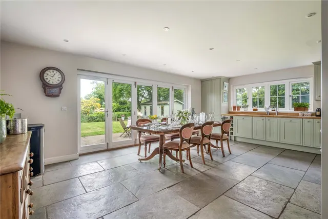 Fernhurst Road, Milland, GU30, photo 2