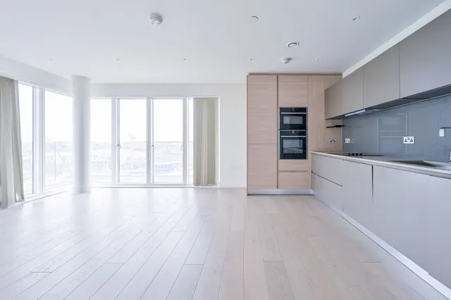 Photo 3 — Flat 1003, Patterson Tower, 301 Kidbrooke Park Road, London
