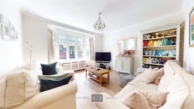 Woodberry Way, Chingford, E4, photo 3