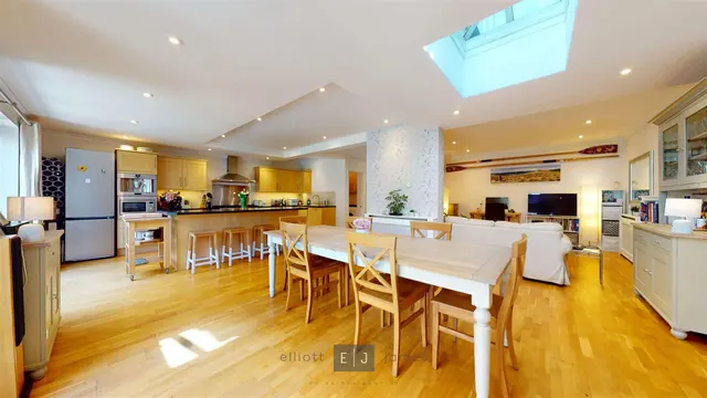 Woodberry Way, Chingford, E4, photo 2