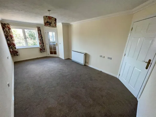 Gladstone Road, Chippenham, photo 2