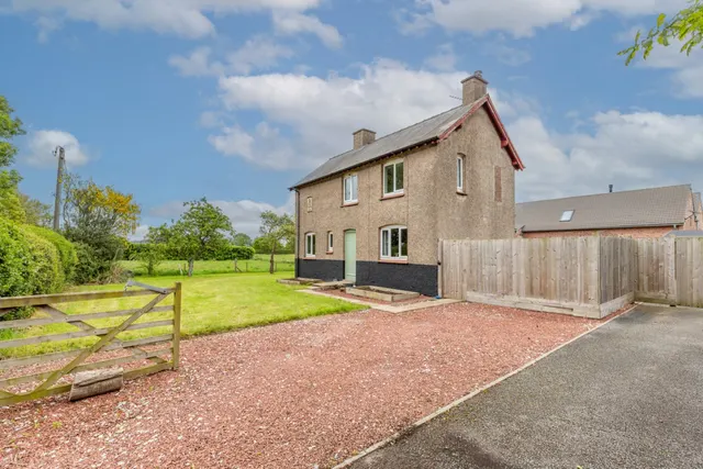 Hondslough Lane, Frodsham, WA6, photo 1