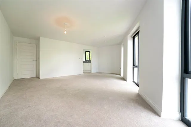 St. Georges Road, Cheltenham, GL50, photo 2