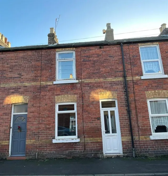 Hibernia Street, Scarborough YO12 7DH, photo 1