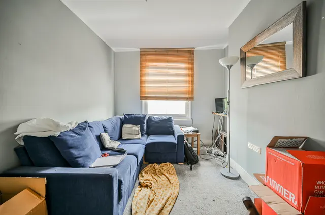 Photo 3 — 44D Fonthill Road, London
