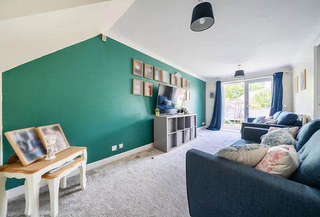Ellan Hay Road, Gloucestershire, Bradley Stoke, BS32 0HF, photo 1