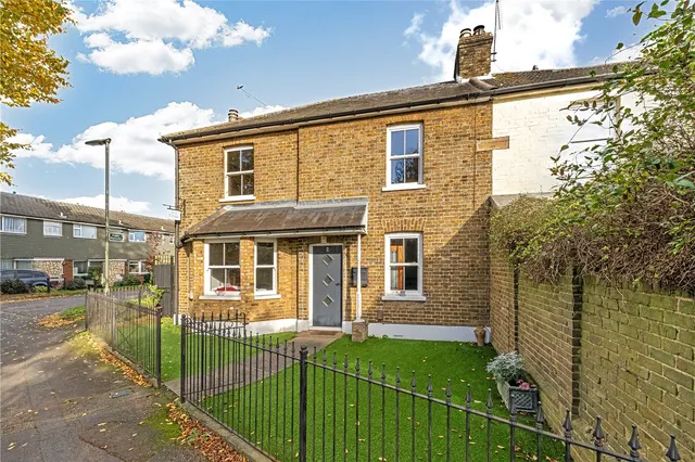 Forge Lane, Sunbury, TW16 6EE, photo 1