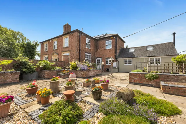 Watling Street, Nuneaton, CV10, photo 3