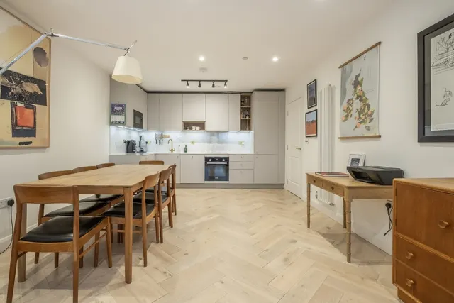 Garratt Apartments, SW18, photo 2