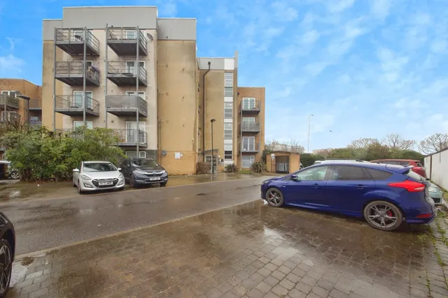 Photo 2 — Oldchurch Road, Romford, RM7