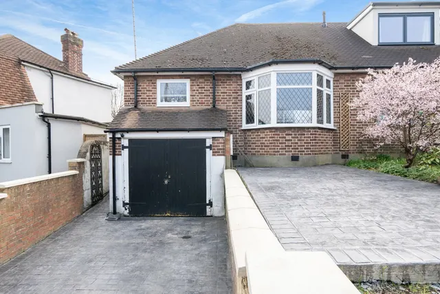 Marvels Lane, SE12, photo 1
