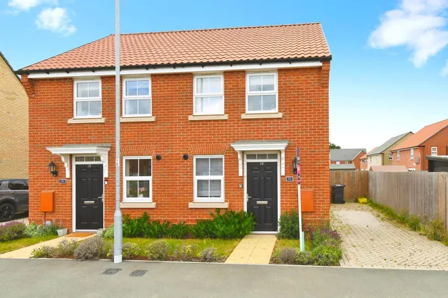 Endeavour Way, Burnham-on-Crouch, Essex, CM0, photo 1