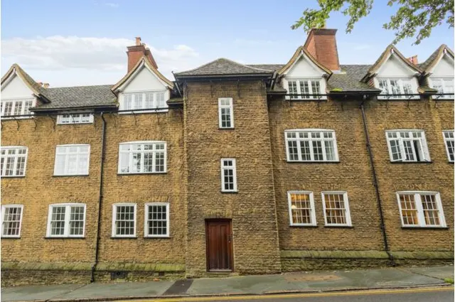 Portsmouth Road, Guildford, GU2, photo 3