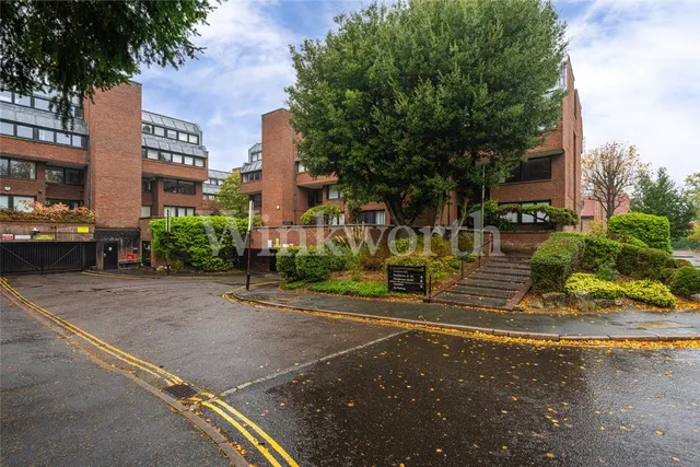 Chandos Way, London, NW11, photo 1