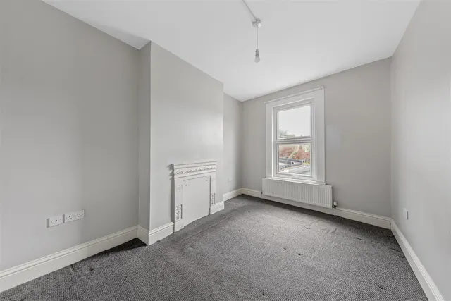 For SaleMitcham Lane, Streatham, photo 2